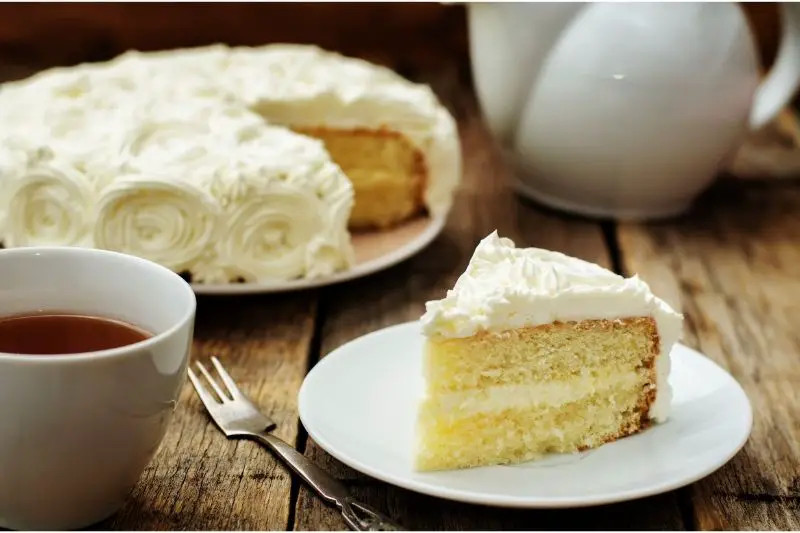Butter Cake Vs Sponge Cake: Similarities and Differences – Baking Nook ...