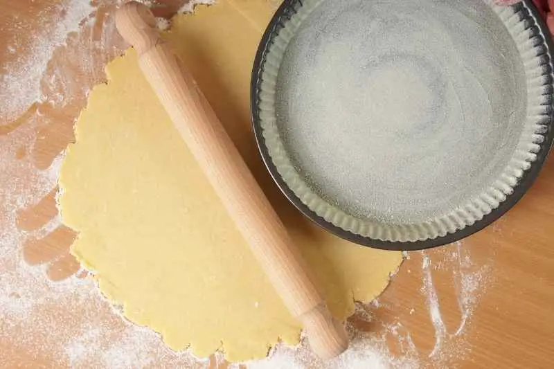Baking A Pie Without A Pie Pan: 8 Substitutes That Work!