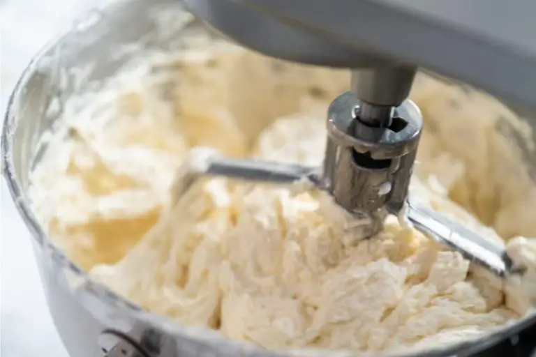 Fixing Grainy Buttercream Frosting: Tips for Smooth Frosting – Baking ...