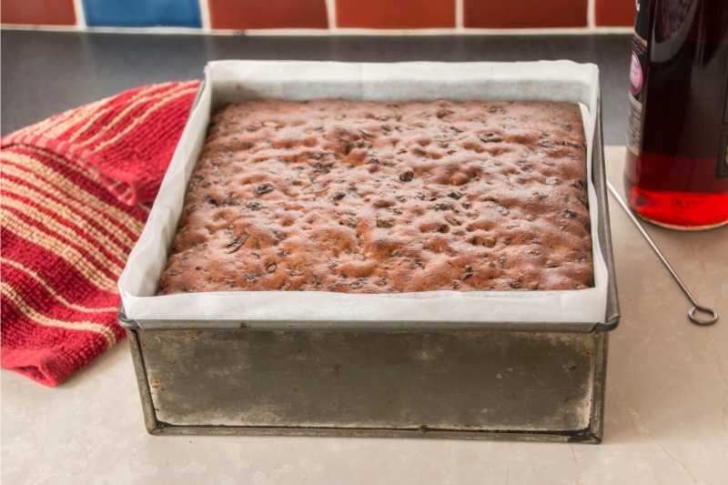 Make Sure The Square Cake Pan Is Deep